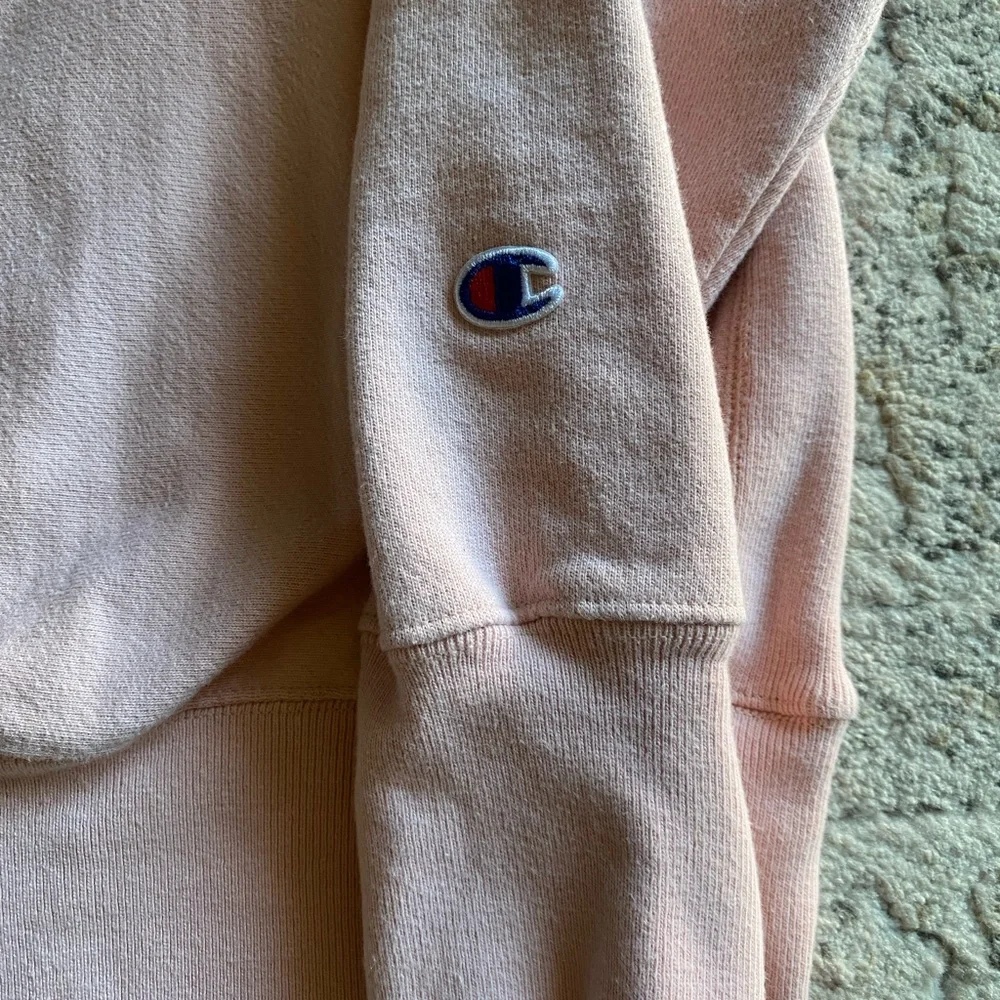 Champion Logo‎ Patch Crew Neck Sweatshirt